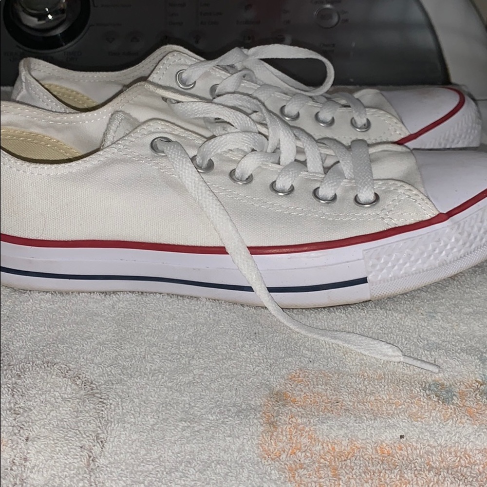 Low-Top Converse - Picture 2 of 4
